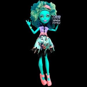 Monster High Frights, Camera, Action! Hauntlywood Honey Swamp Doll Mattel Ghoul